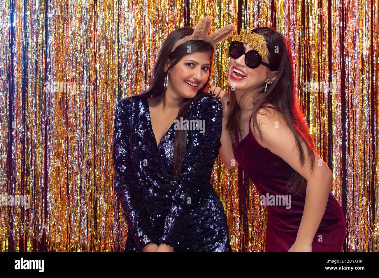 Women party glitter young hi-res stock photography and images - Alamy
