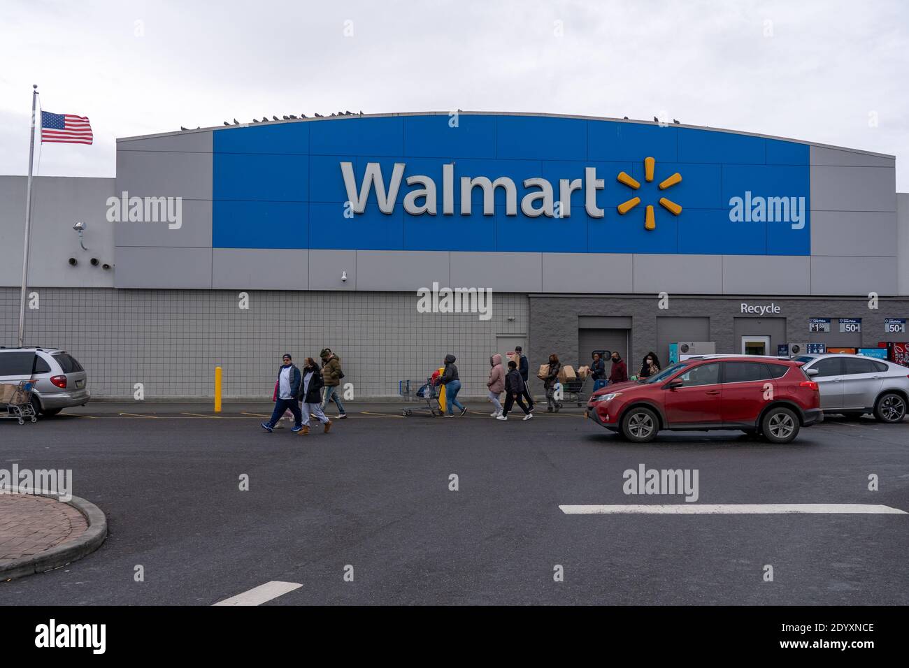 Arriba 32+ imagen walmart green valley Viaterra.mx