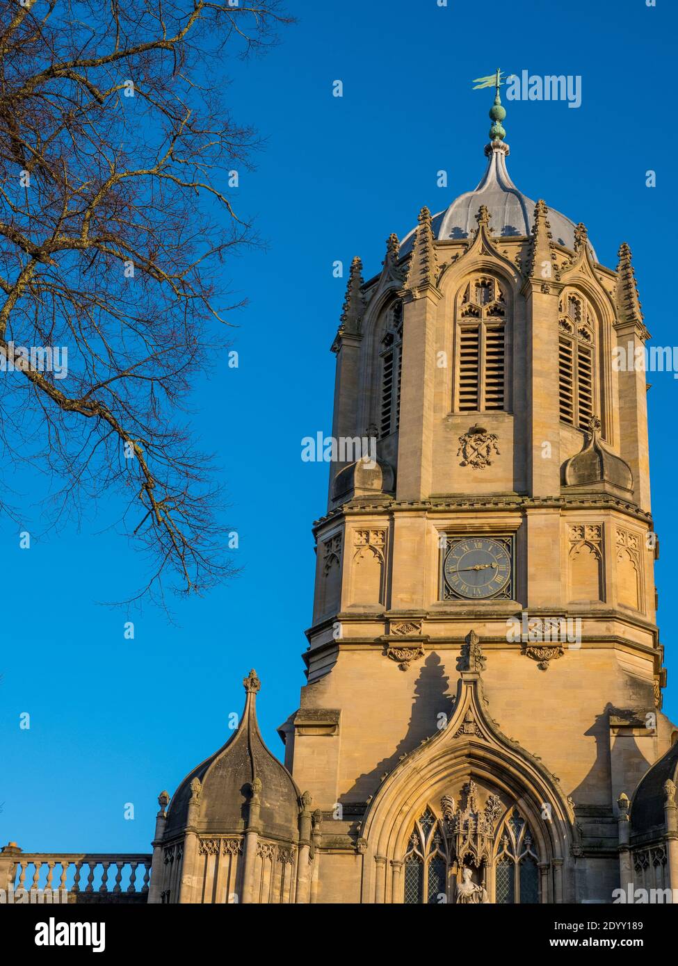 Wintertime Oxford, Tom Tower, Christ Church, Oxford, Oxfordshire, England, UK, GB. Stock Photo