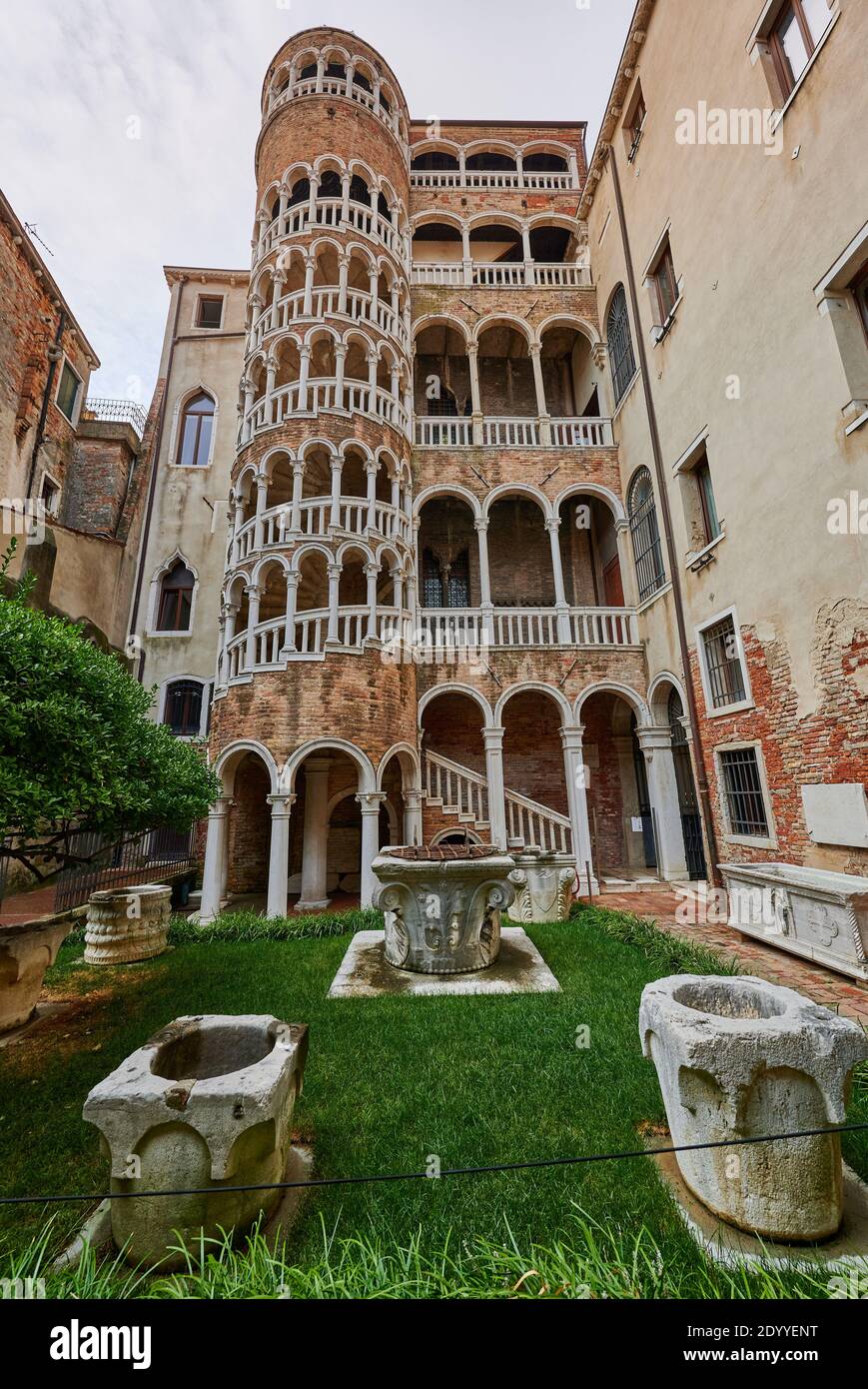 Scala del Bovolo, External spiral staircase of Palazzo Contarini del Bovolo dating from the 15th century, Venice, Veneto, Italy Stock Photo