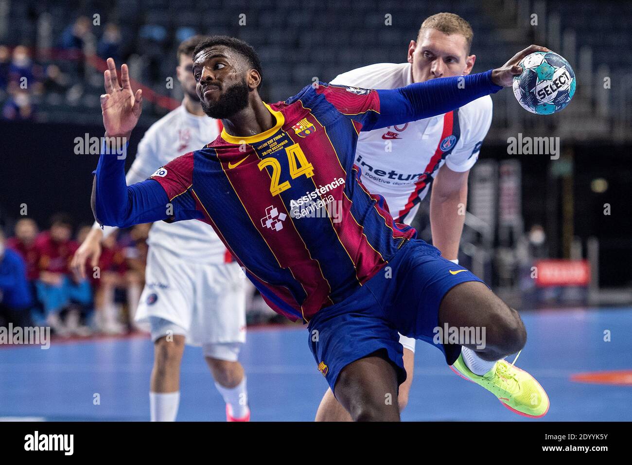 Cologne, Germany. 28th Dec, 2020. Handball: Champions League, FC Barcelona  - Paris St. Germain, final round, final