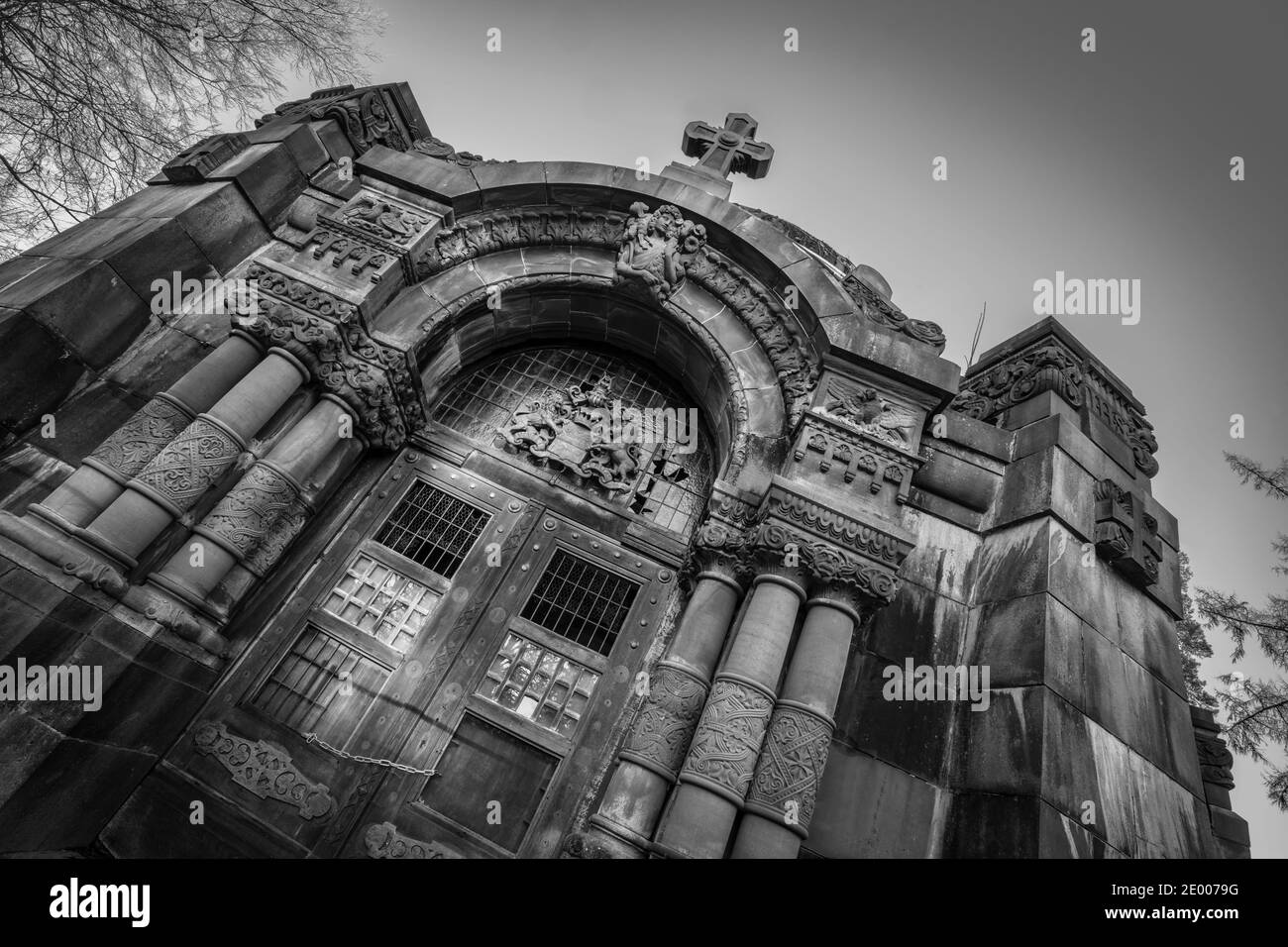 Ancient building in gothic Black and White Stock Photos & Images - Alamy