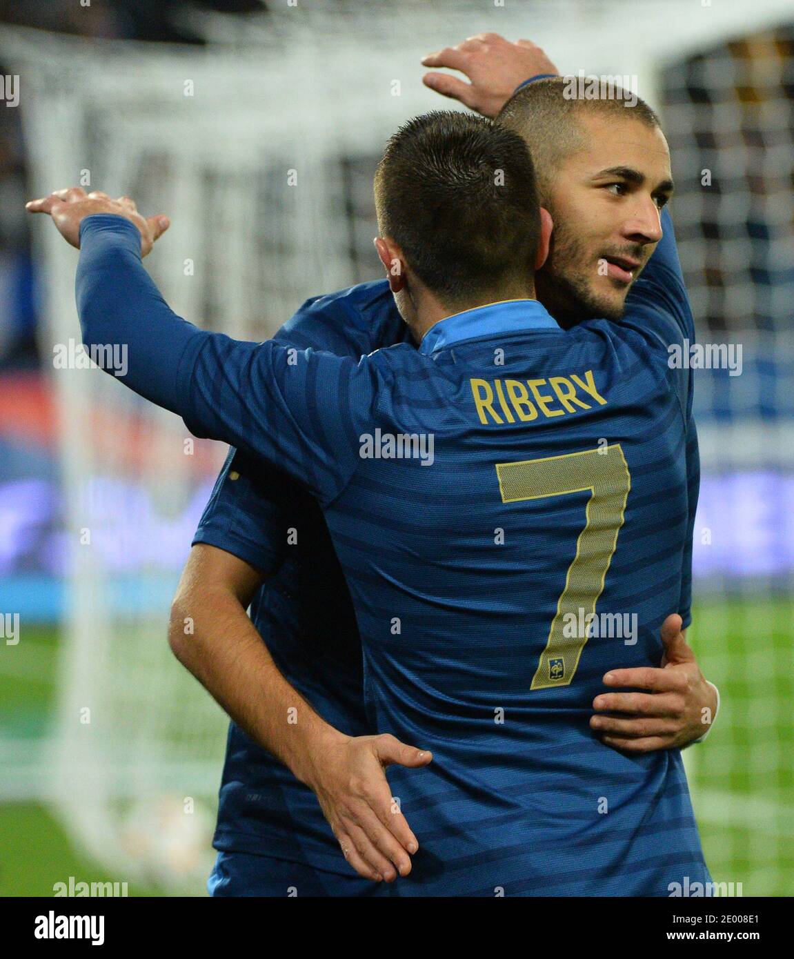 France's Karim Benzema celebtaes with Franck Ribery during the Friendly ...