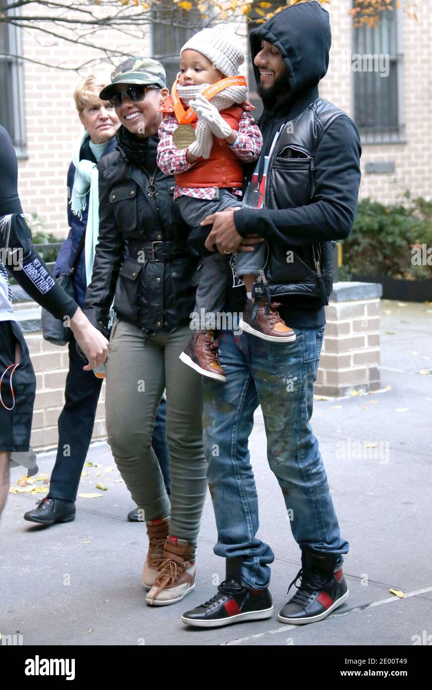 Singer alicia keys husband swizz hi-res stock photography and images ...