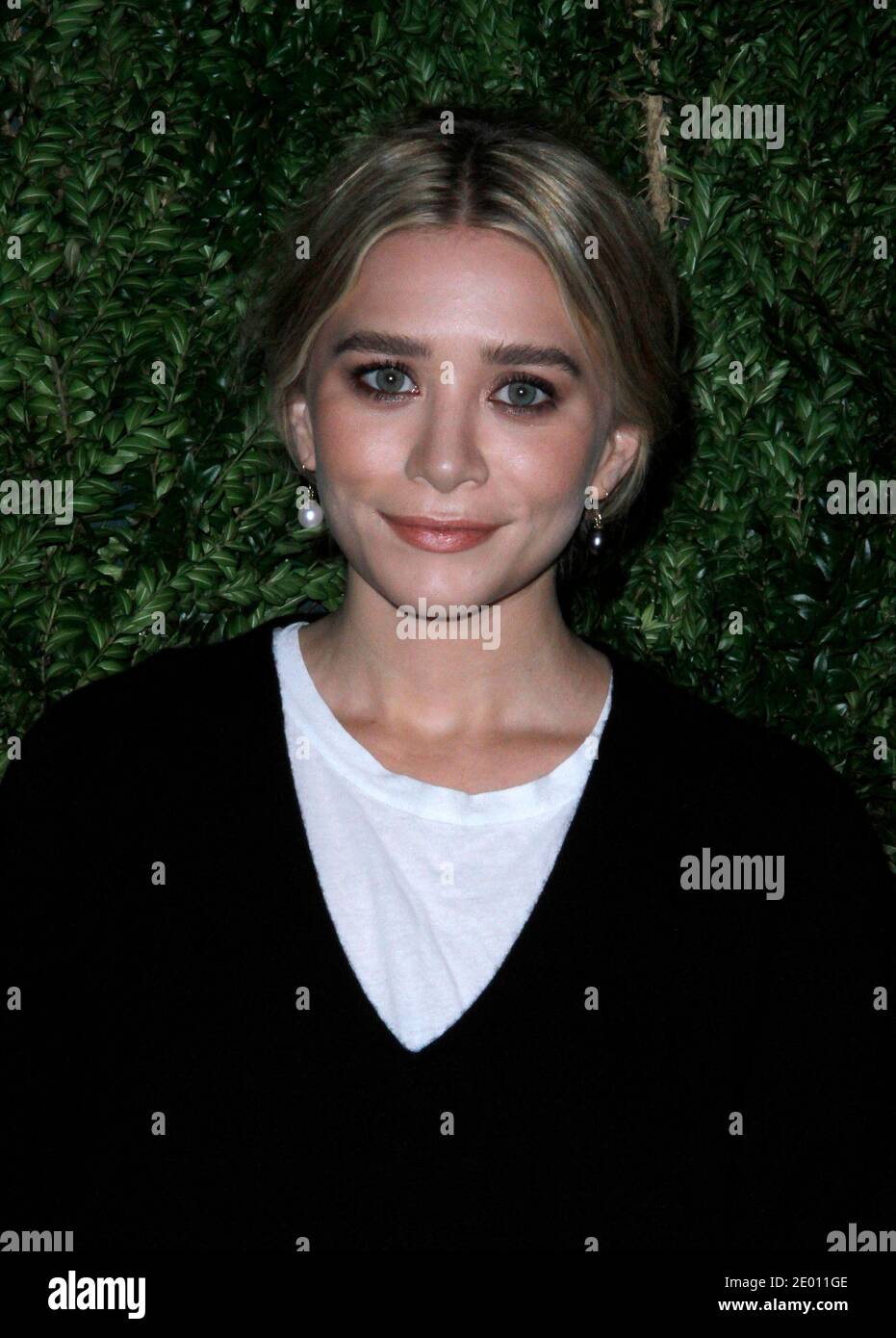 Ashley Olsen attends the10th Annual CFDA/Vogue Fashion Fund Awards at  Spring Studios in New York City, NY, USA on November 11, 2013. Photo by  Donna Ward/ABACAPRESS.COM Stock Photo - Alamy, image size:931x1390