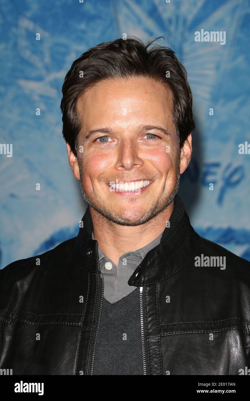 Scott Wolf arrives at the premiere for the film Frozen held at The El