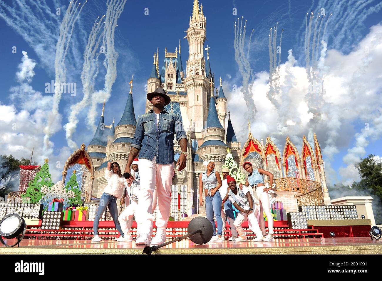 Singer Ne Yo Performs While Taping The Disney Parks Christmas Day Parade Tv Special At The Magic Kingdom Park At Walt Disney World Resort In Lake Buena Vista Fl Usa On December 06 Singer Ne Yo Performs While Taping The Disney Parks Christmas Day Parade Tv Special At The Magic Kingdom Park At Walt Disney World Resort In Lake Buena Vista Fl Usa On December 06