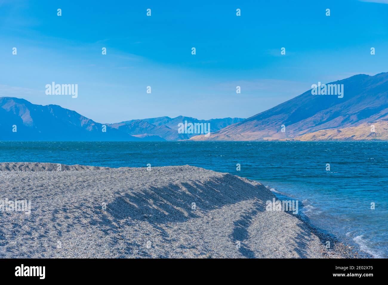 Lake Wanaka At South island of New Zealand Stock Photo - Alamy