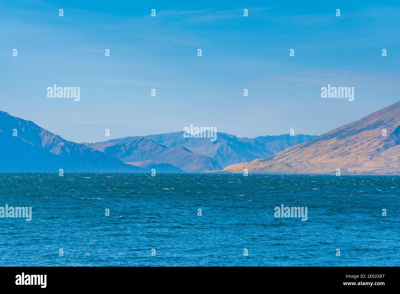 Lake Wanaka At South island of New Zealand Stock Photo - Alamy