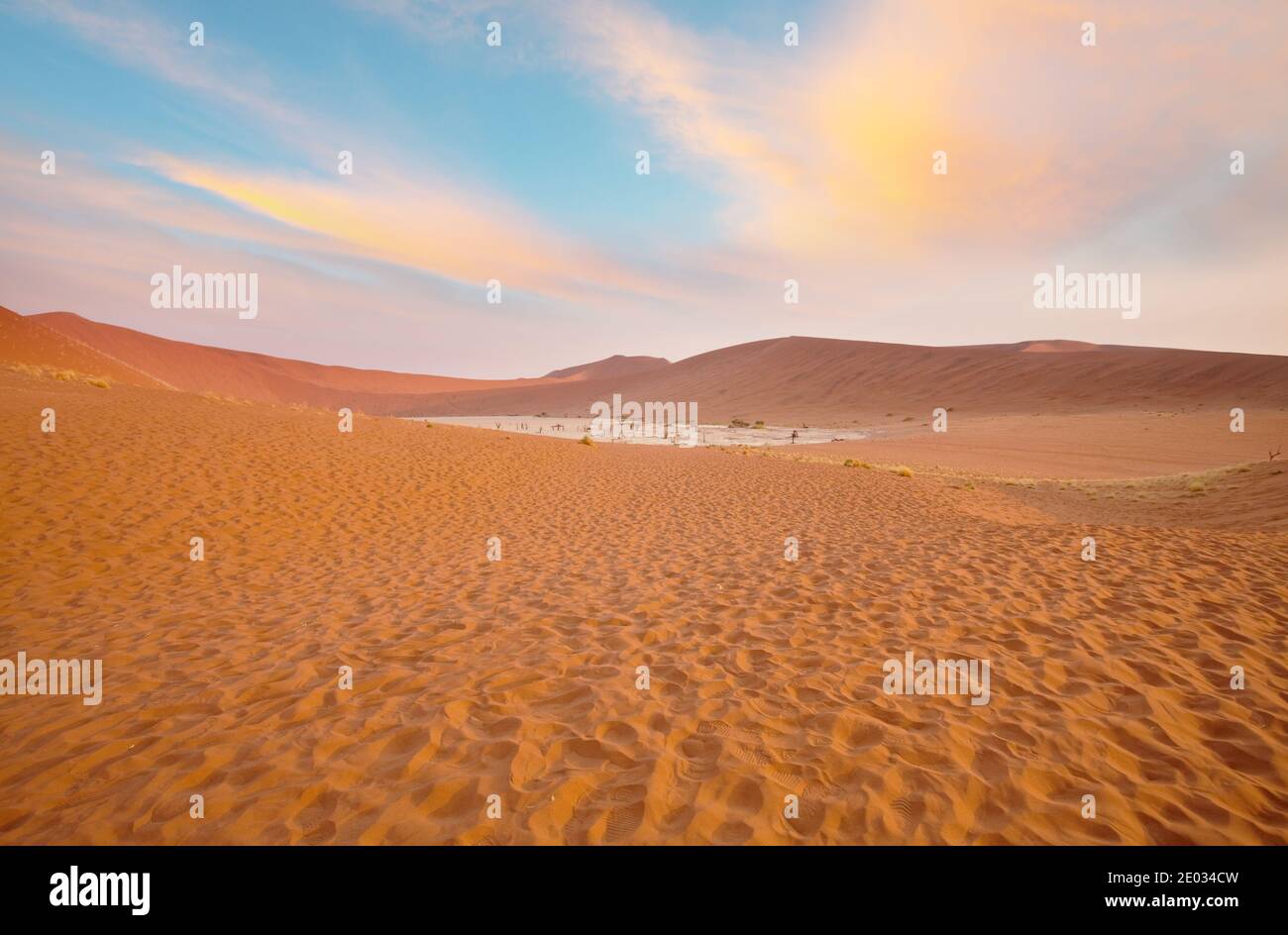 Death valley sunset crack hi-res stock photography and images - Alamy