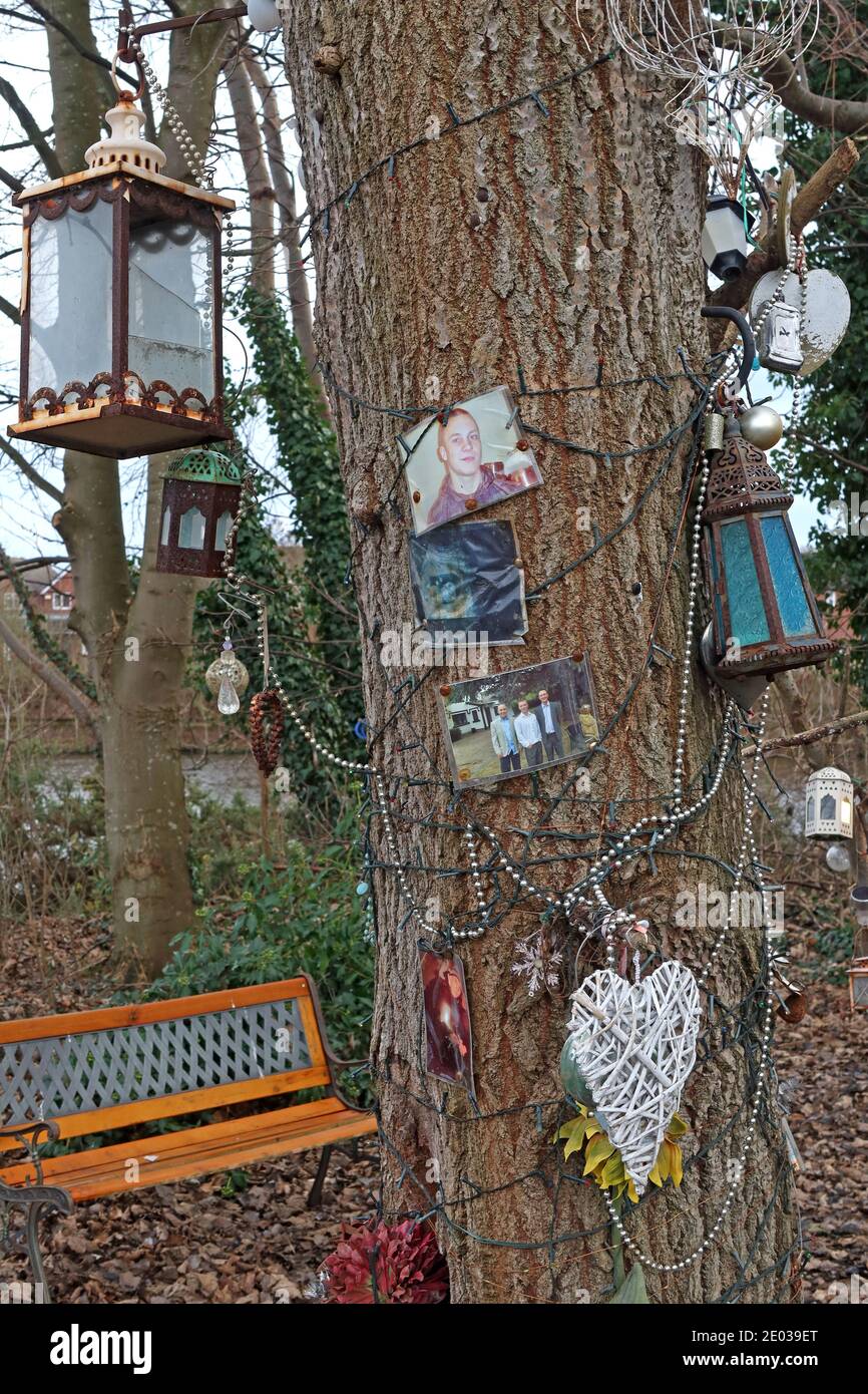 Suicide memorial garden shrine,Latchford Locks,Latchford,Thelwall Lane,Warrington,Cheshire,England,UK Stock Photo