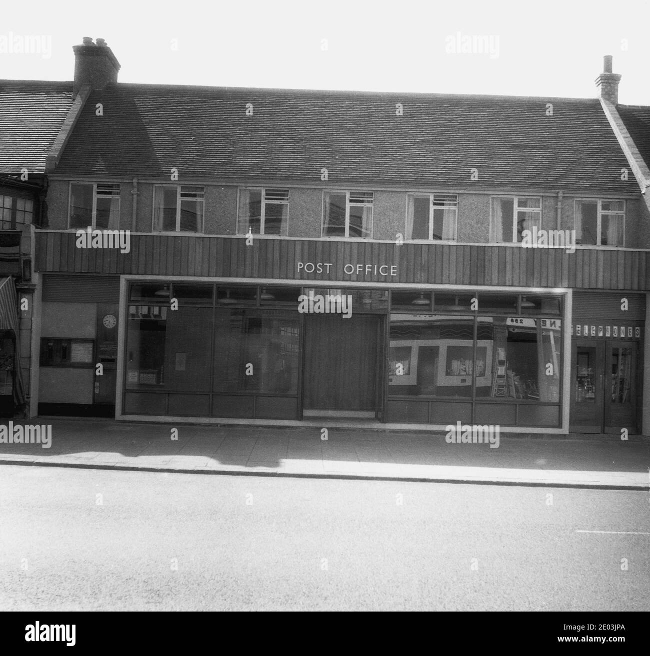 1960s, historical, eteriorof a new retssil Post Office in a suburban