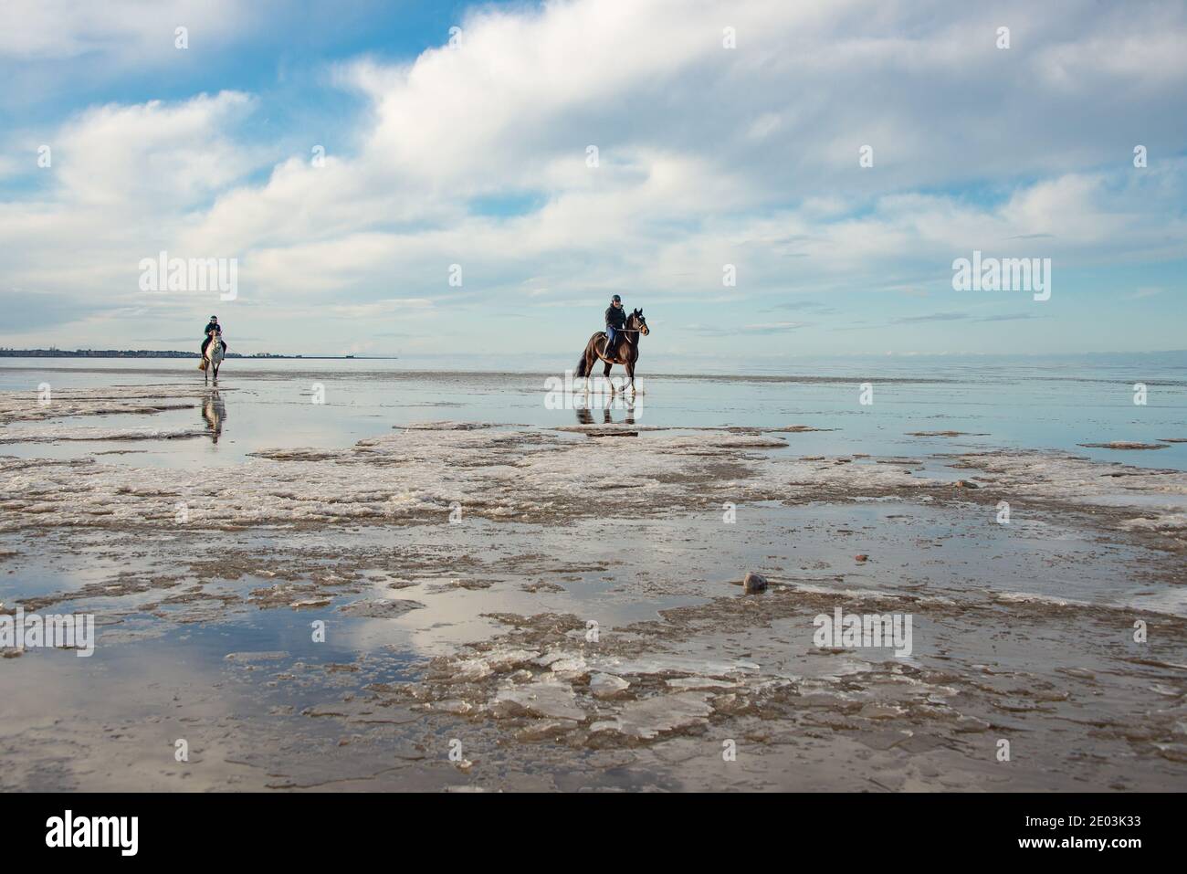 Morecambe Bay, Lancashire, UK. 29th Dec, 2020. So cold that the sea froze at Hest Bank on Morecambe Bay, Morecambe, Lancashire. Credit: John Eveson/Alamy Live News Stock Photo