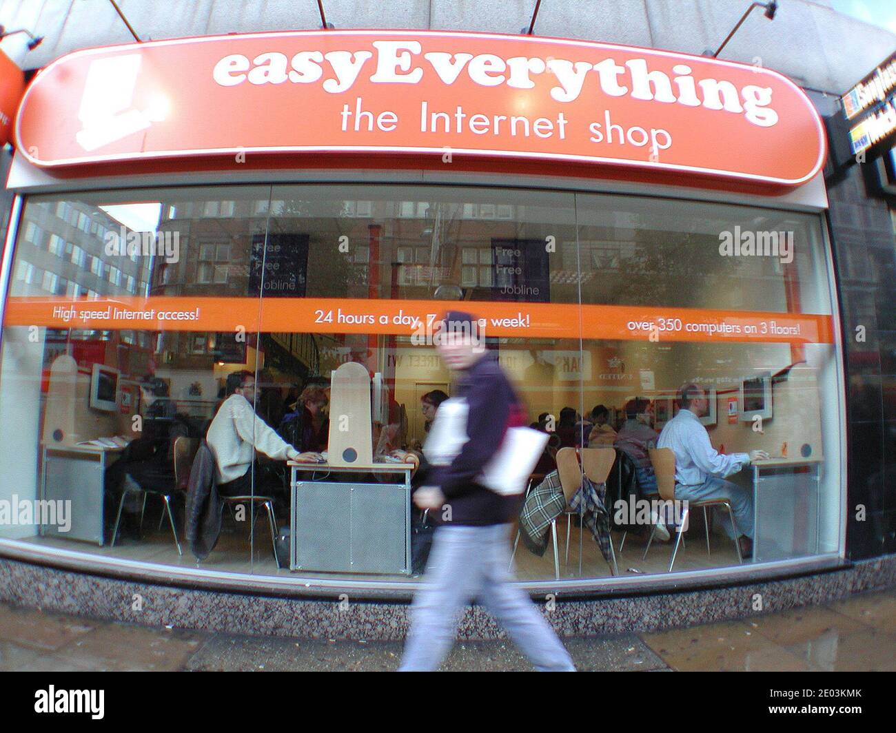 Easyeverything Easy everything th Internet shop  Oxford street London Stock Photo