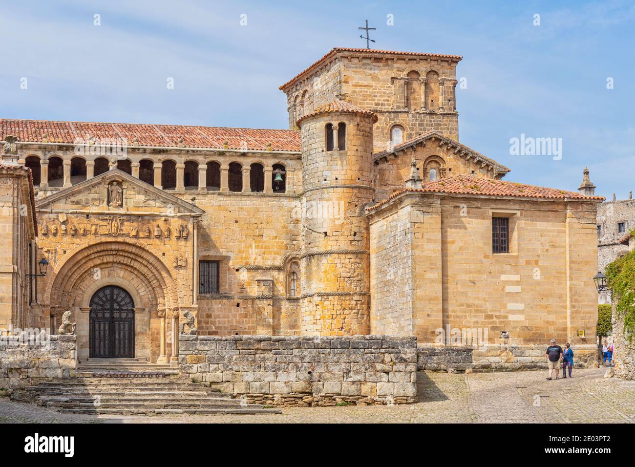 The Romanesque Church of the Colegiata, Santillana del Mar, Cantabria, Spain.  Full name: Colegiata de Santa Juliana de Santillana del Mar. Stock Photo