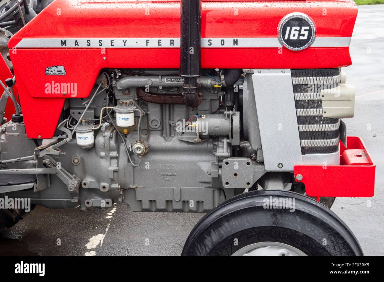 Vintage Massey Ferguson 165 Tractor Hi Res Stock Photography And Images Alamy