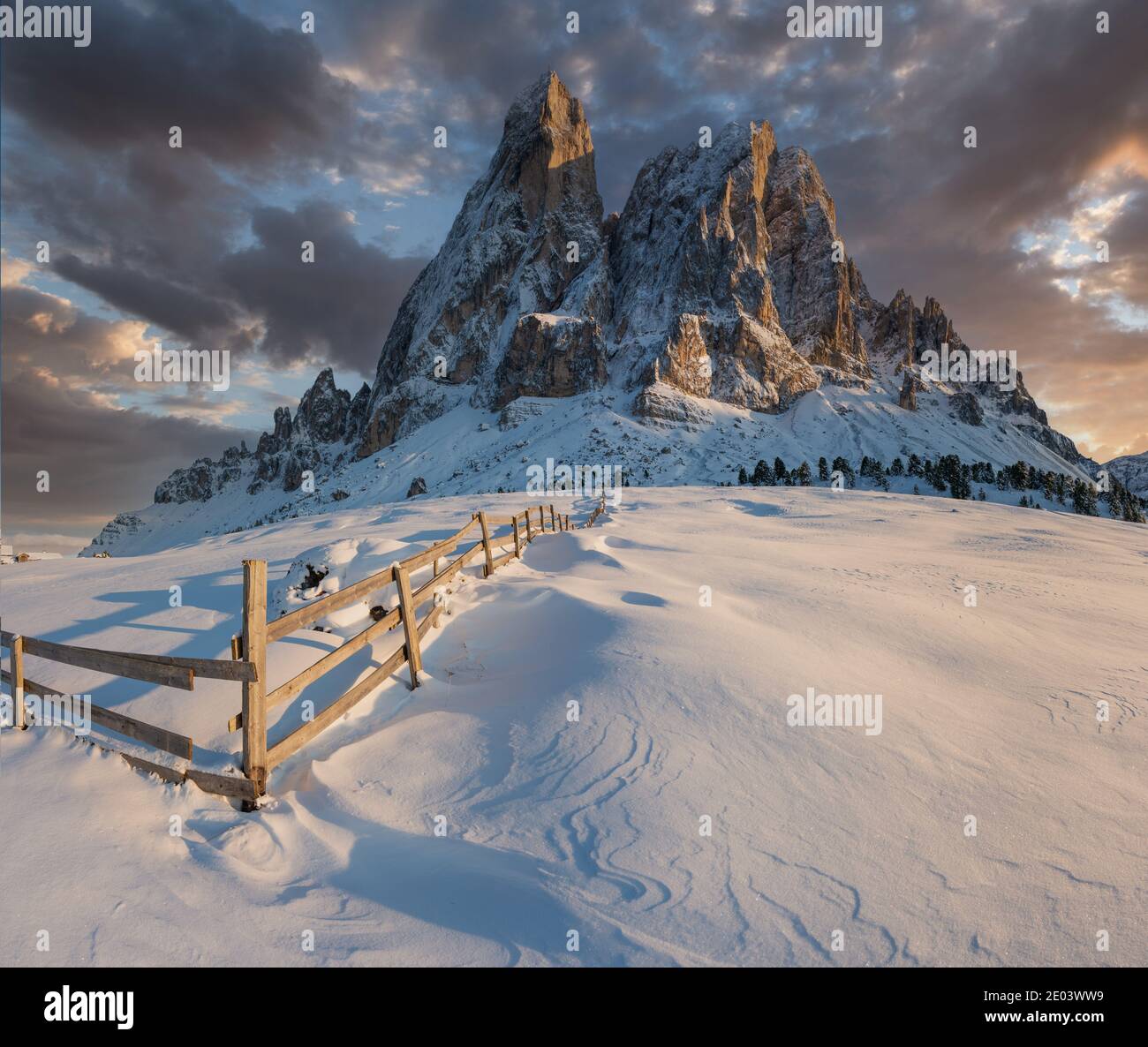View of snow capped mountains hi-res stock photography and images - Alamy