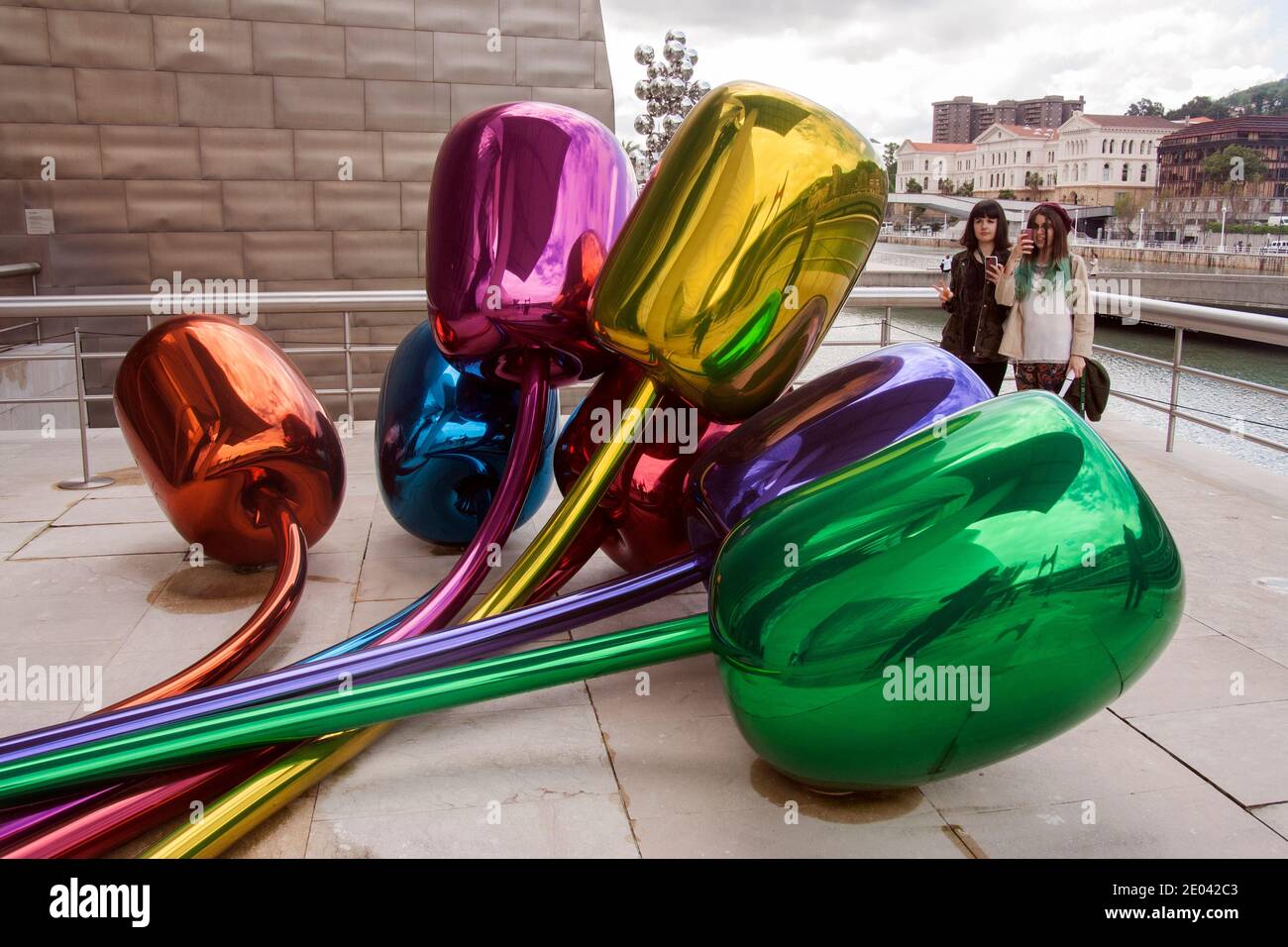 Tulips, a bouquet of multicolor balloon flowers sculpture made by Jeff