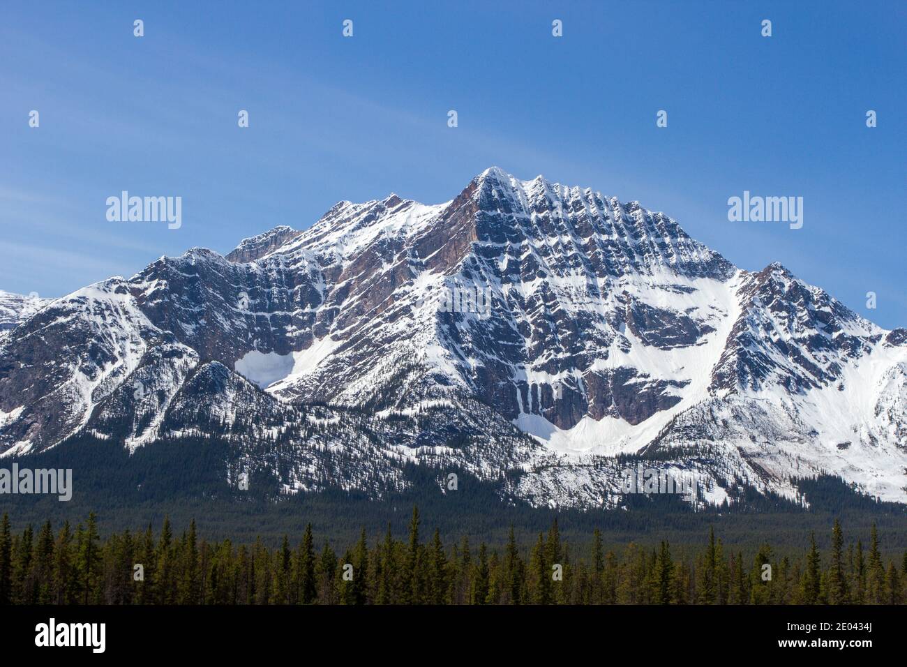 Folded mountain hi-res stock photography and images - Alamy