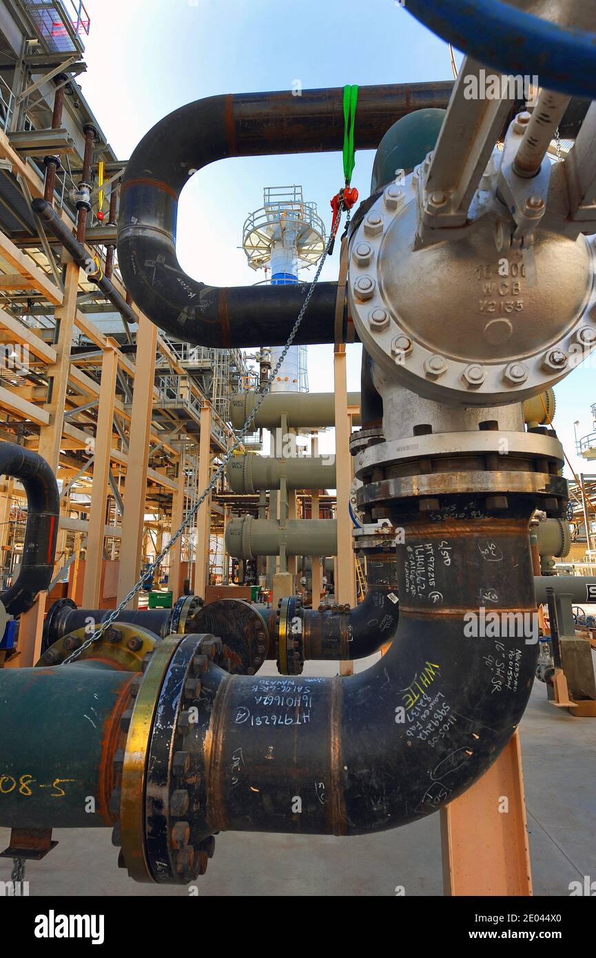 Crude oil bi products hires stock photography and images Alamy