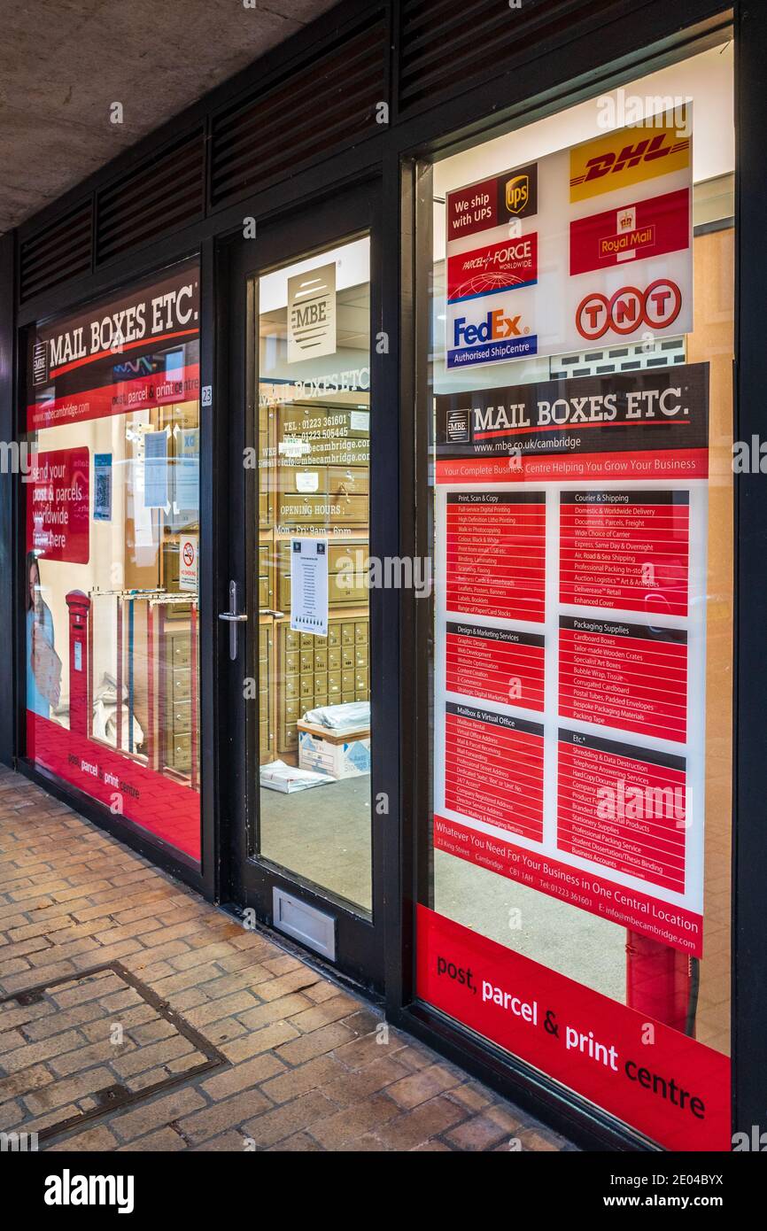 Mail Boxes Etc. store UK - Mail Boxes Etc provides courier services, worldwide parcel delivery, postal services, PO Boxes & mailbox rentals. Stock Photo