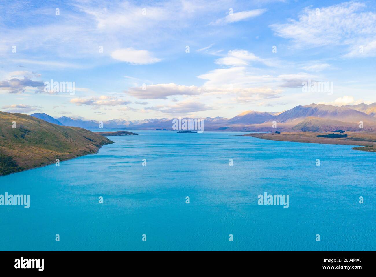 Sunset view of lake Tekapo in New Zealand Stock Photo - Alamy