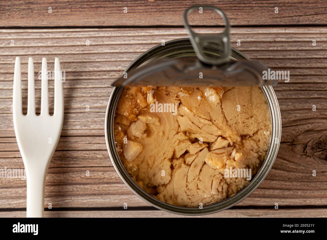 Tuna chunks hi-res stock photography and images - Alamy