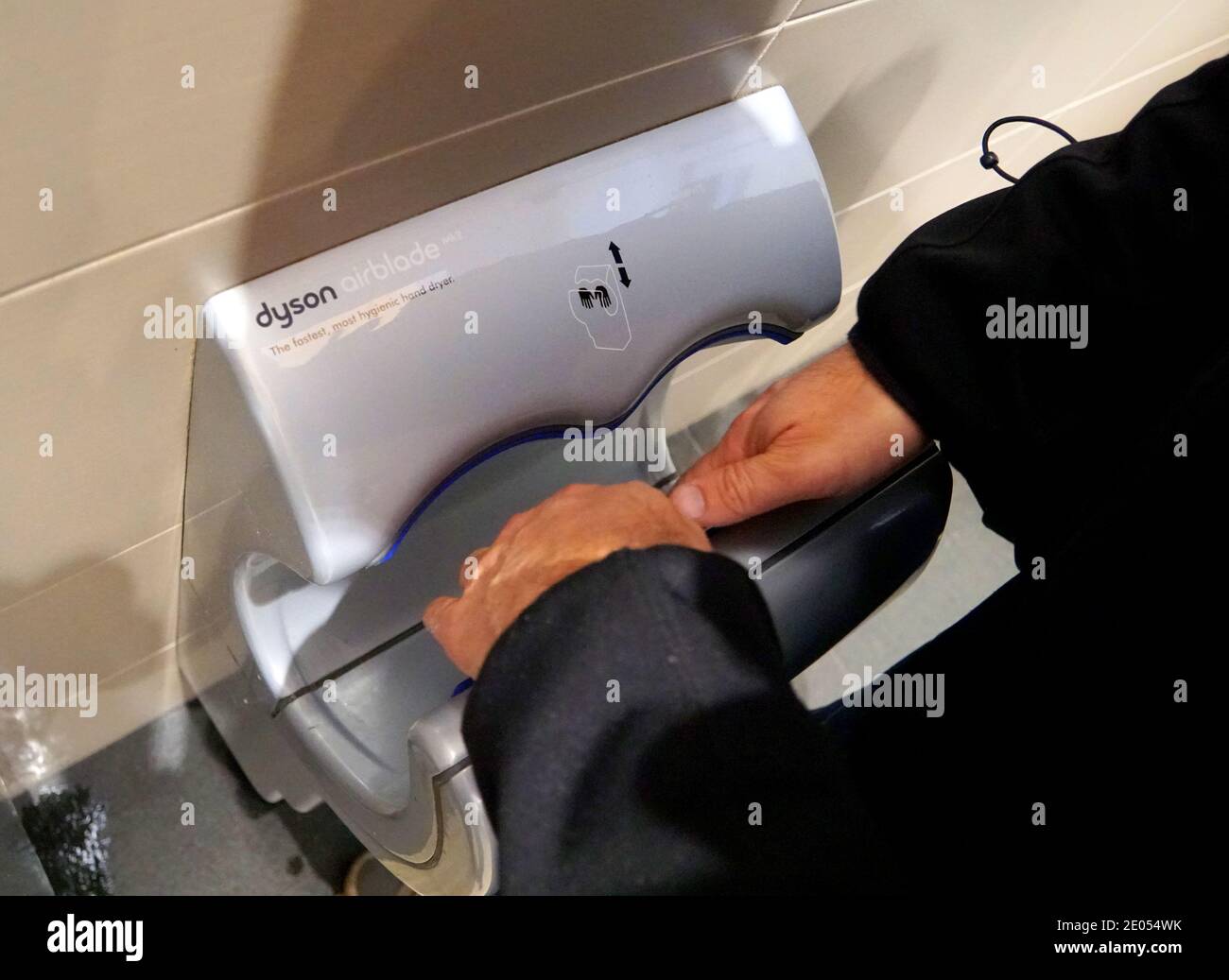 Dyson hand dryer hires stock photography and images Alamy