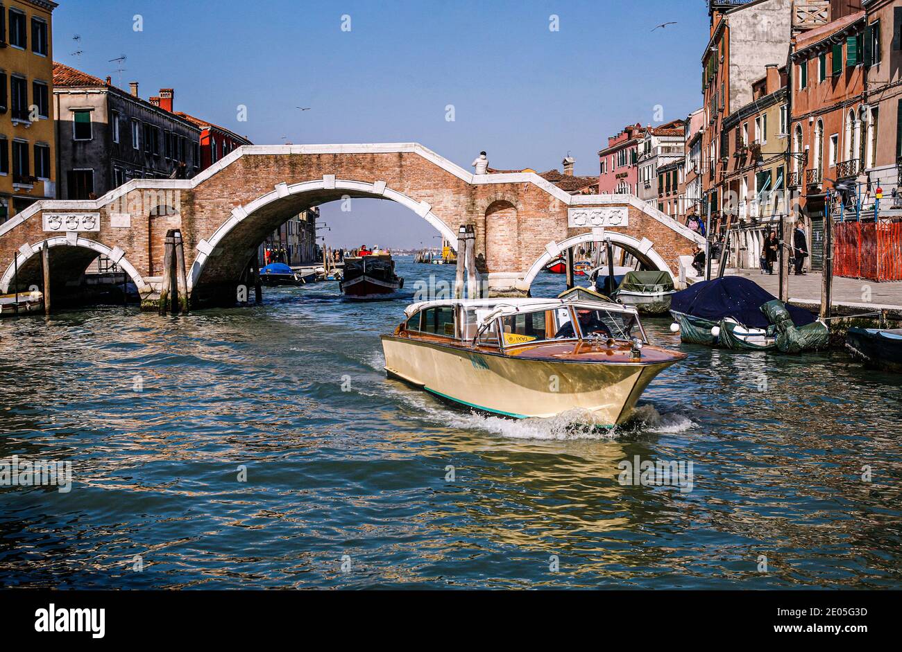 Italy Veneto Venice - Sestiere Cannaregio - Ponte Tre Archi Stock Photo