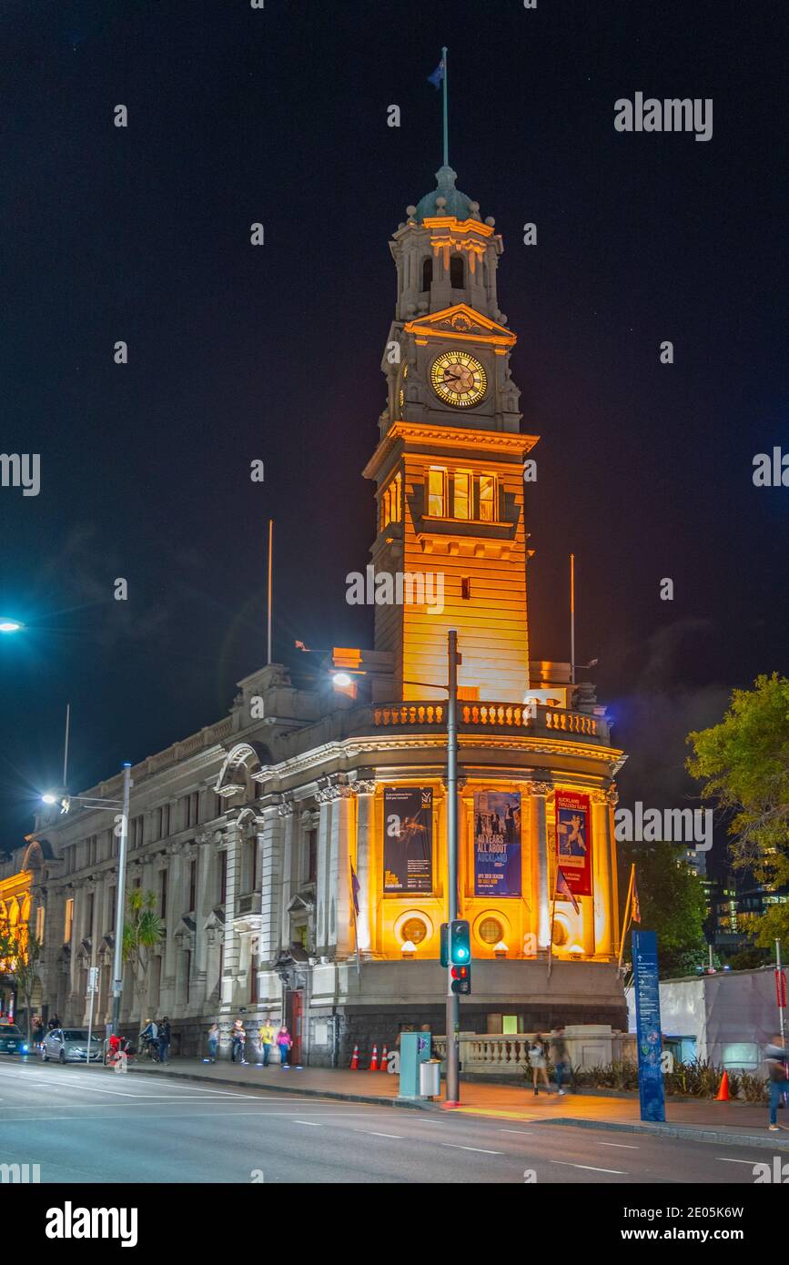 AUCKLAND, NEW ZEALAND, FEBRUARY 19, 2020: Night view of Auckland Town Hall from Queen street, New Zealand Stock Photo