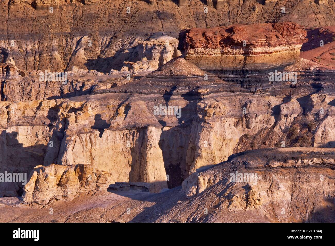 Rock formations in Coal Mine Canyon at Coal Mine Mesa, Moenkopi Plateau