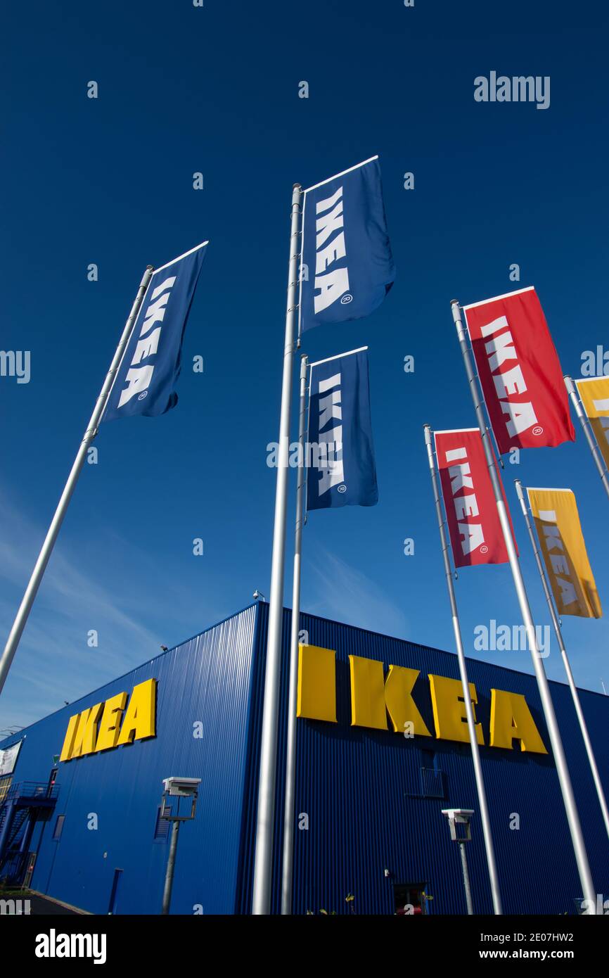 cuello zona pausa Plaisir, France - December 30, 2020: Exterior view of an Ikea store Stock  Photo - Alamy