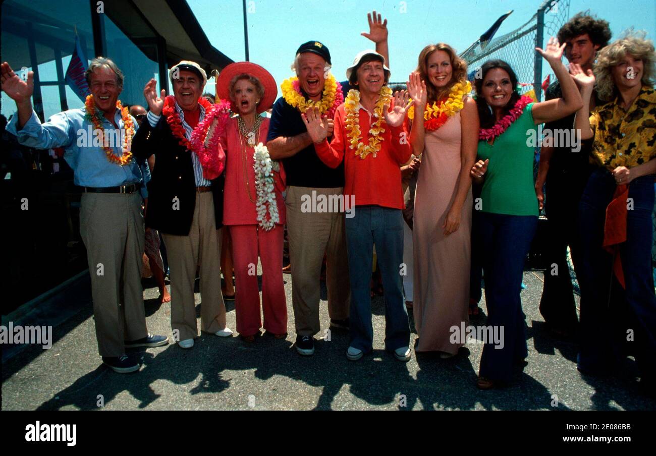 G7439J: THE CAST OF ''GILLIGAN'S ISLAND''.RUSSELL JOHNSON, JIM BACKUS, NATALIE SCHAEFER, ALAN HALE.BOB DENVER, JUDITH BALDWIN AND DAWN WELLS.   CREDIT:(Credit Image: © Globe Photos/ZUMA Wire) Stock Photo