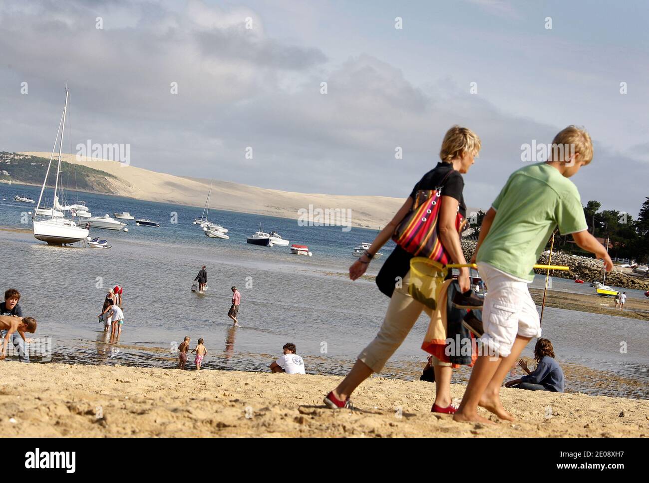 Les Petits Mouchoirs High Resolution Stock Photography and Images - Alamy