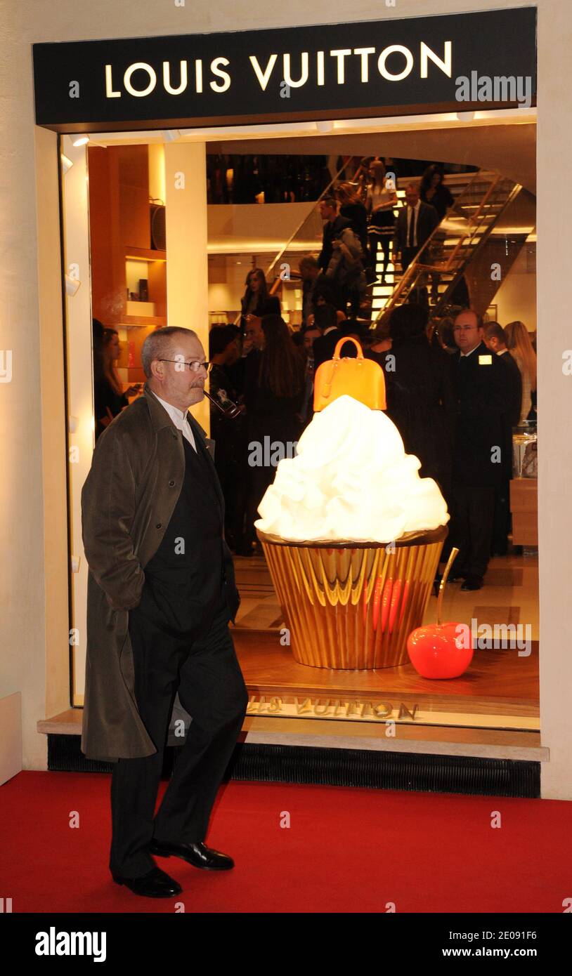 Deltage Husk Pounding Patrick-Louis Vuitton arriving for the opening of the first Louis Vuitton  Maison in Rome, Italy on January 27, 2012. The store is called 'L'Etoile'  after the name of the historic cinema in