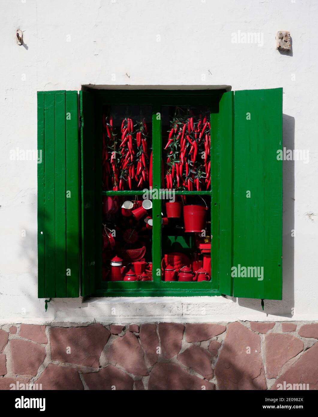 Eye catcher hires stock photography and images Alamy