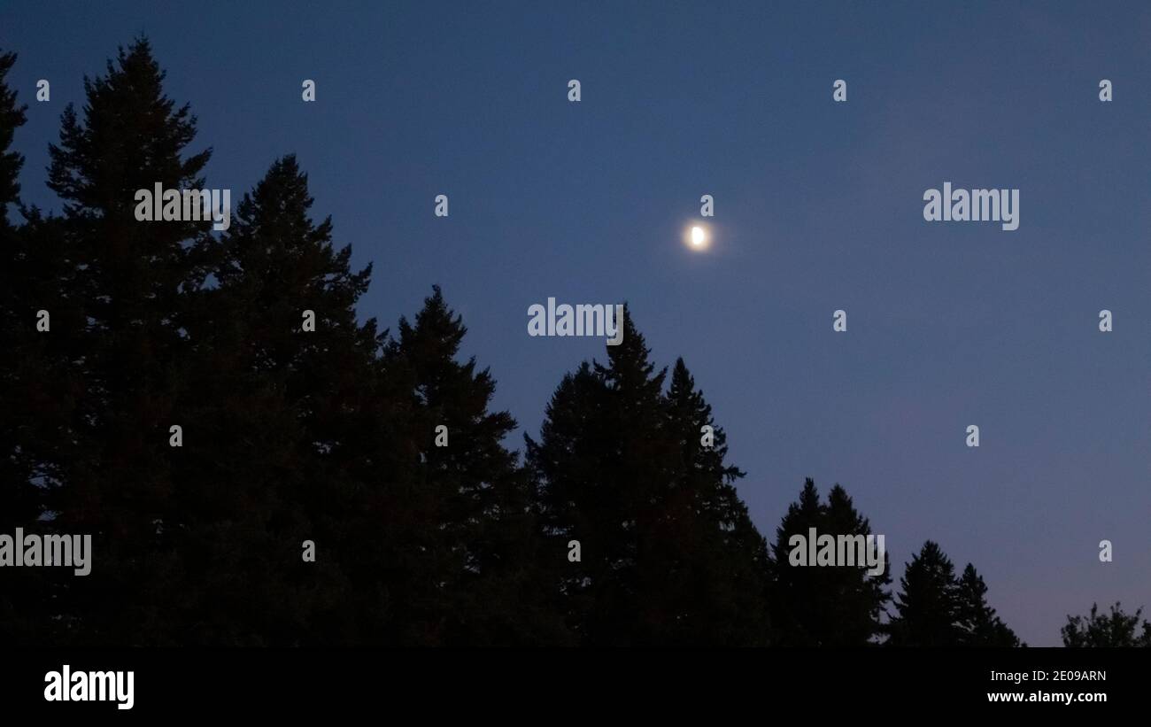 Child dark sky hi-res stock photography and images - Alamy