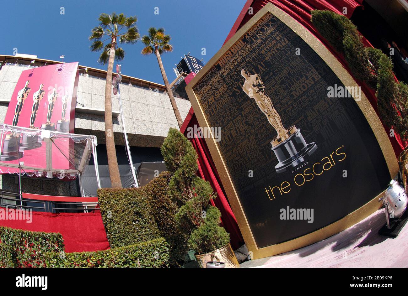 Eastman Kodak Co has asked the U.S. bankruptcy court to void an estimated 4 million Dollars-a-year contract to have its name on the Hollywood theatre that hosts the Oscars as the bankrupt photography company tries to reduce its debt it was announced February 2, 2012. File photo : Atmosphere during the final preparations for the red carpet at the 79th annual Academy Awards in Los Angeles, CA, on February 24, 2007. Photo by Hahn-Khayat-Douliery/ABACAPRESS.COM Stock Photo