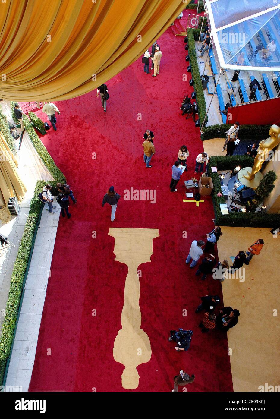 Eastman Kodak Co has asked the U.S. bankruptcy court to void an estimated 4 million Dollars-a-year contract to have its name on the Hollywood theatre that hosts the Oscars as the bankrupt photography company tries to reduce its debt it was announced February 2, 2012. File photo : Oscar Statue on the red carpet inside the Kodak Theatre on Hollywood boulevard in Los Angeles, CA on February 24, 2007 a day before the 79th Academy Awards. Photo by Douliery-Khayat-Hahn/ABACAPRESS.COM Stock Photo
