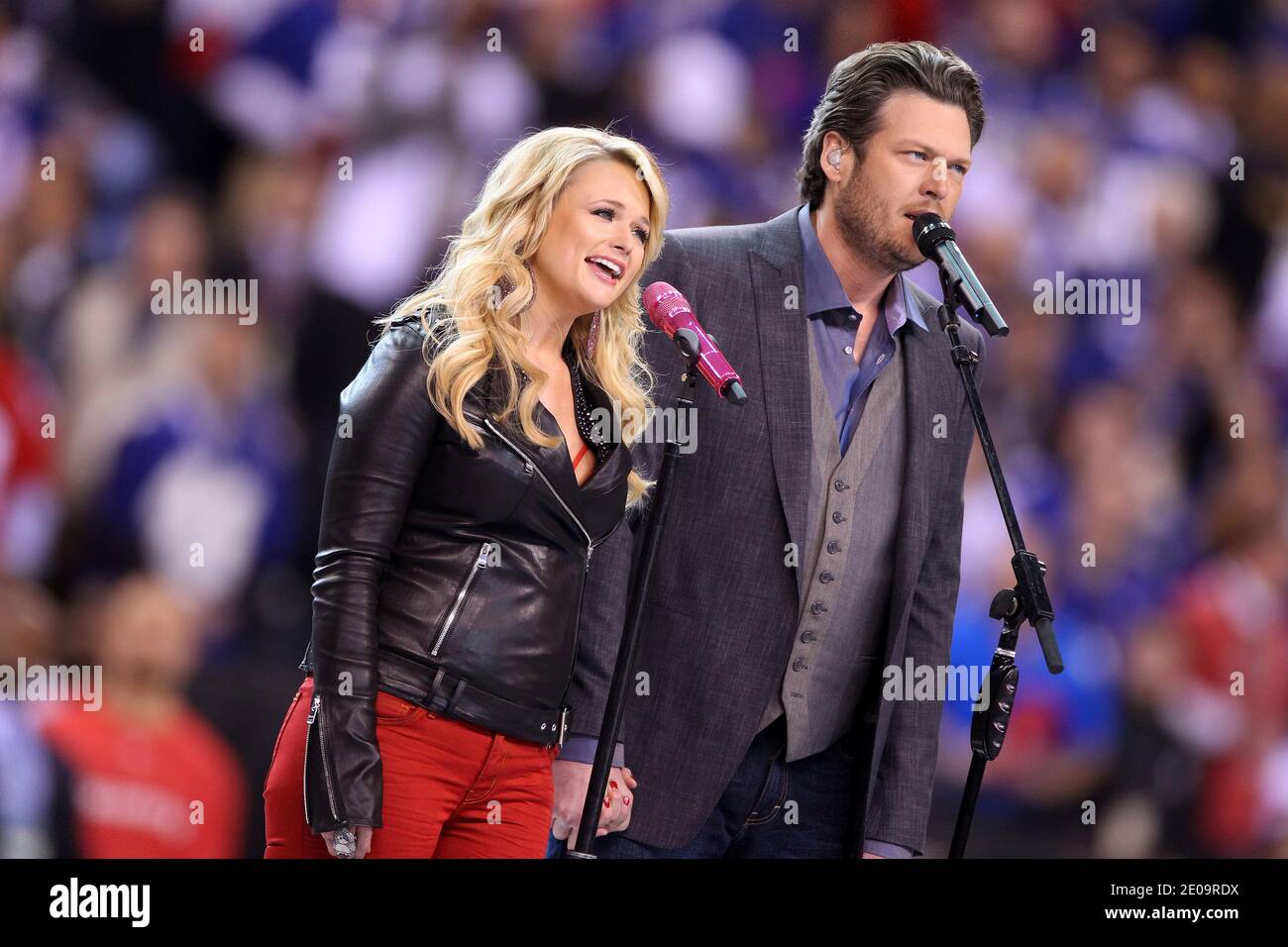 Miranda Lambert and Blake Shelton perform at Super Bowl XLVI in  Indianapolis, USA on February 5, 2012. Photo by Lionel Hahn/ABACAPRESS.COM  Stock Photo - Alamy