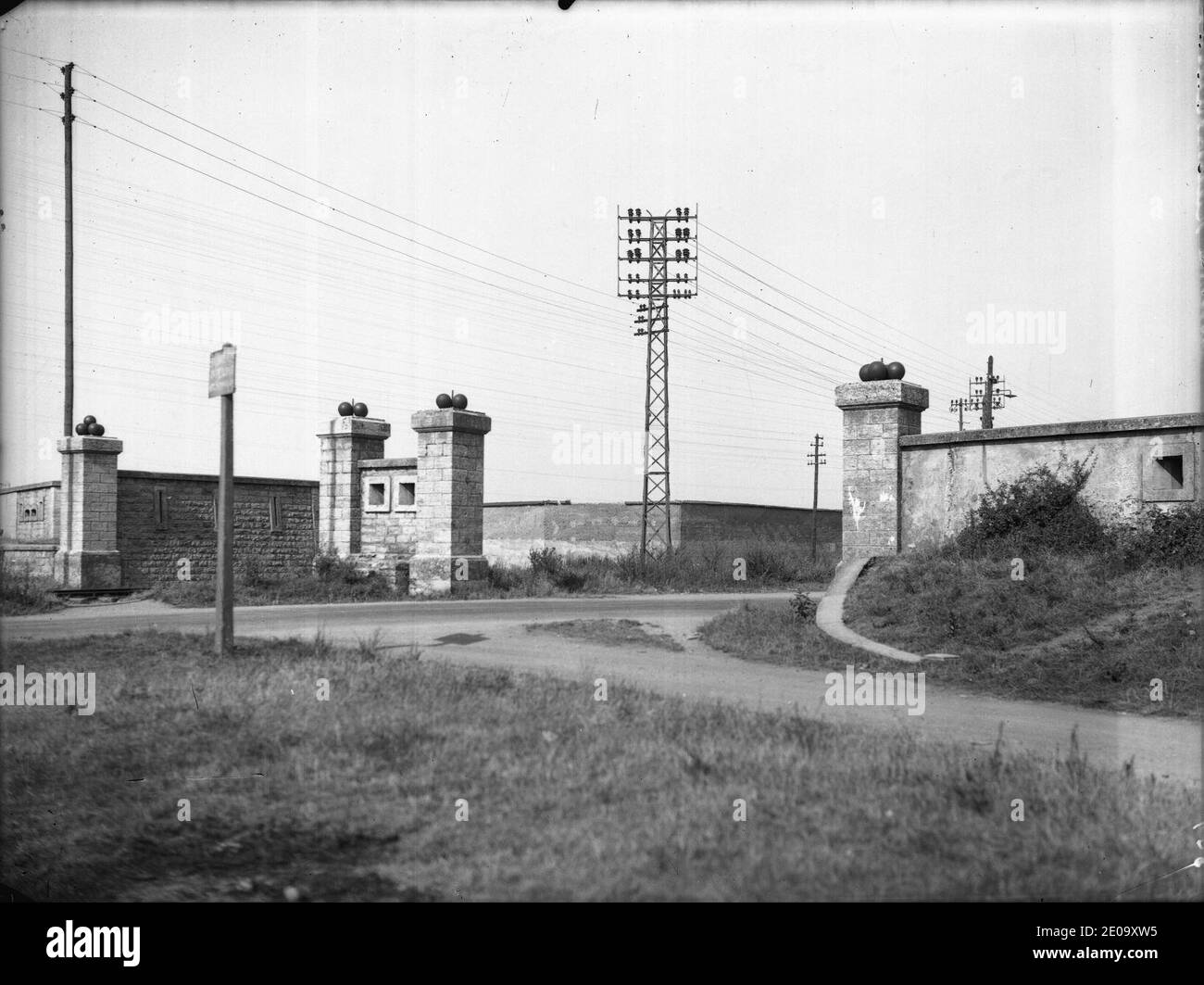 Les Fortifications déclassées de la rive gauche du Rhône - la porte du