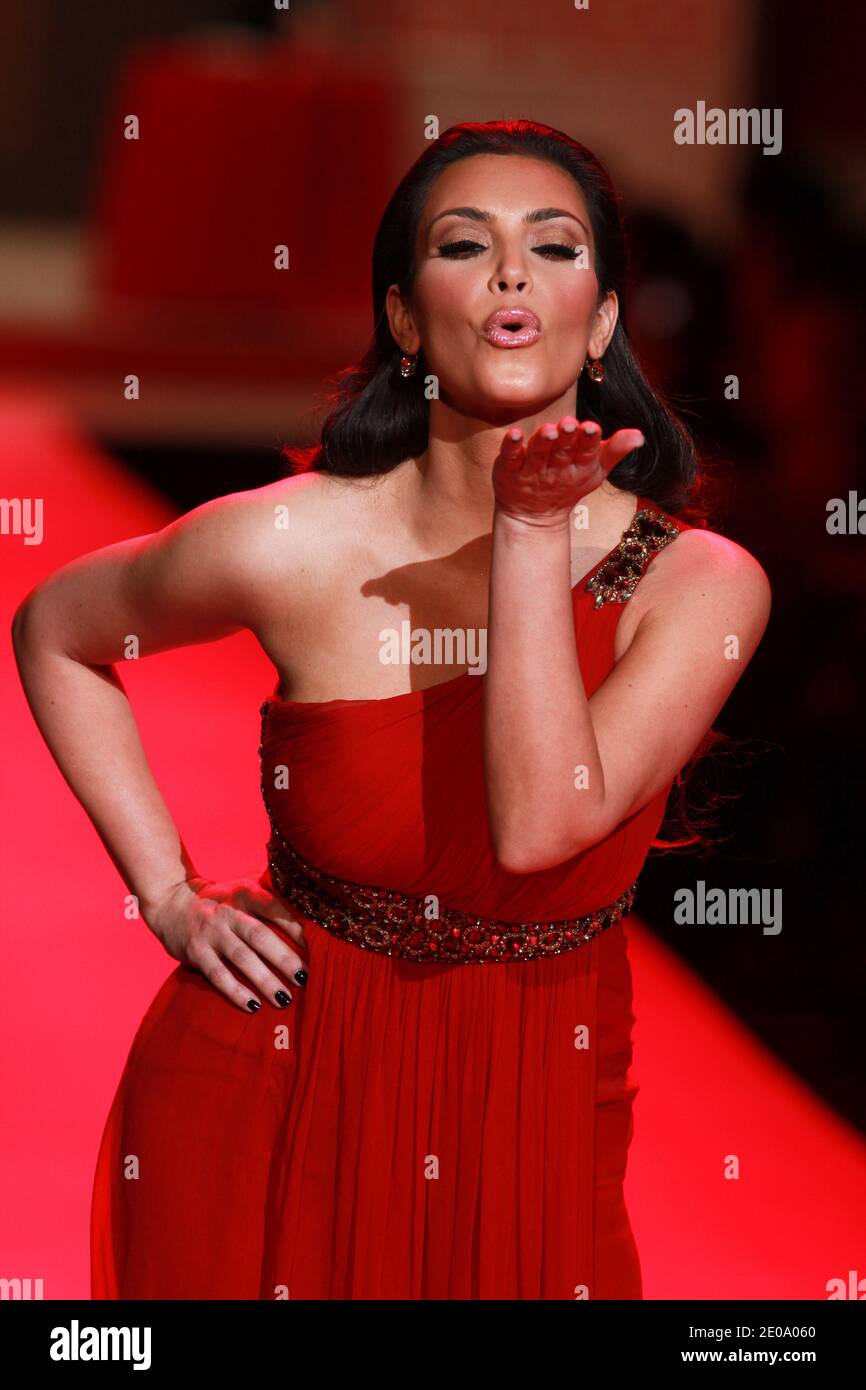 long red dress satin Elegant Long Red Spaghetti Straps Sequins Lace Sleeveless Prom Dresses Long Slit Online