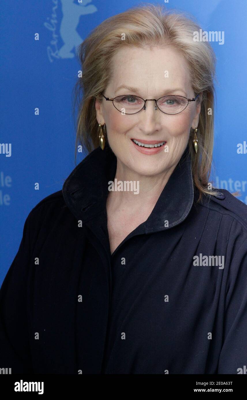 Meryl streep poses in hi-res stock photography and images - Page 3 ...