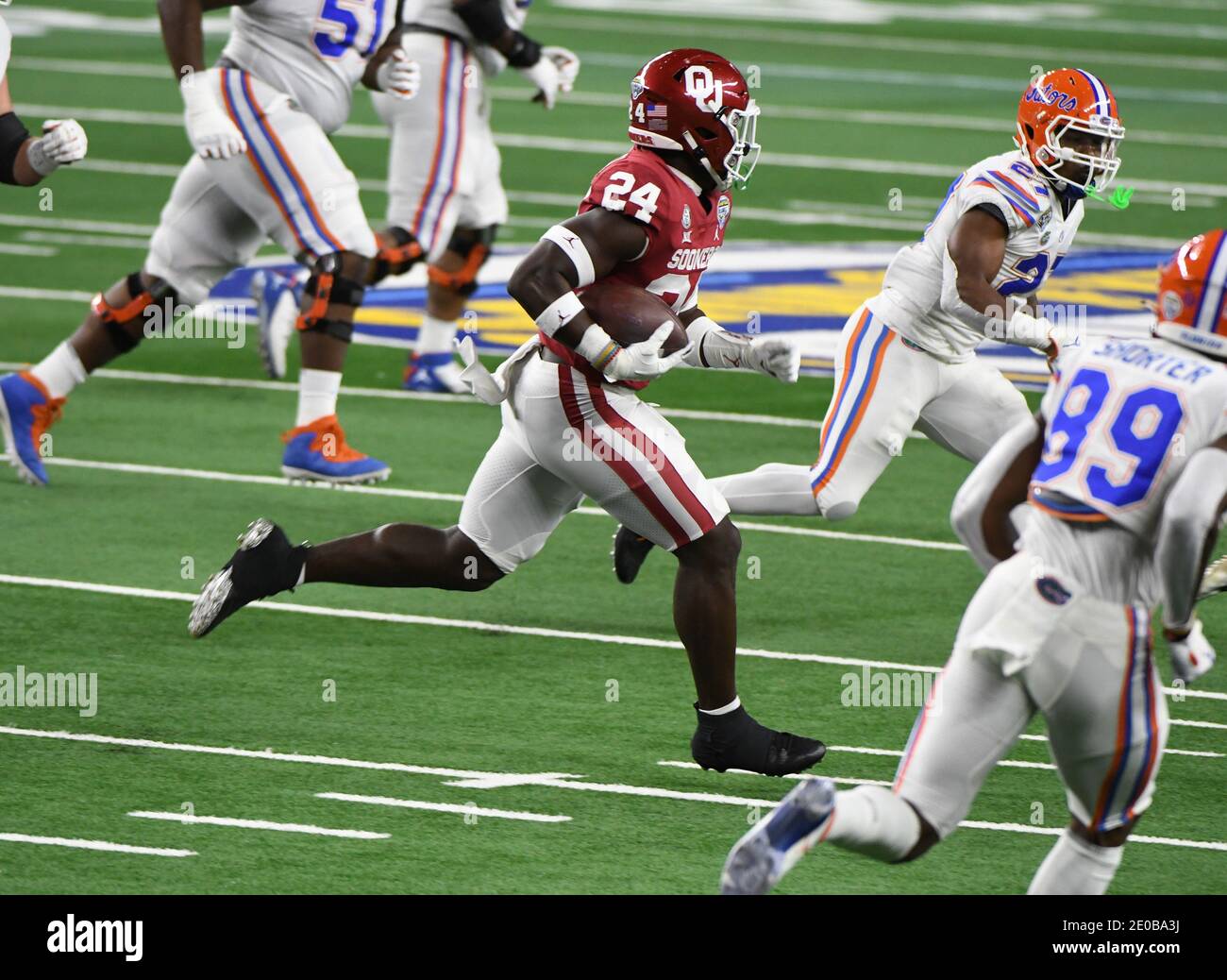 Arlington, United States. 30th Dec, 2020. Oklahoma's Brian Asamoah intercepts Florida's Kyle Trask during the first half of the Goodyear Cotton Bowl Classic on Wednesday, December 30, 2020 at AT&T Stadium in Arlington, Texas. Photo by Ian Halperin/UPI Credit: UPI/Alamy Live News Stock Photo