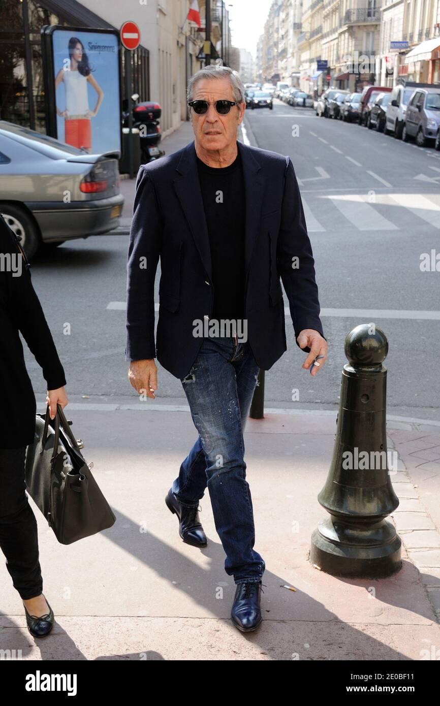 Jean claude olivier hi-res stock photography and images - Page 2 - Alamy