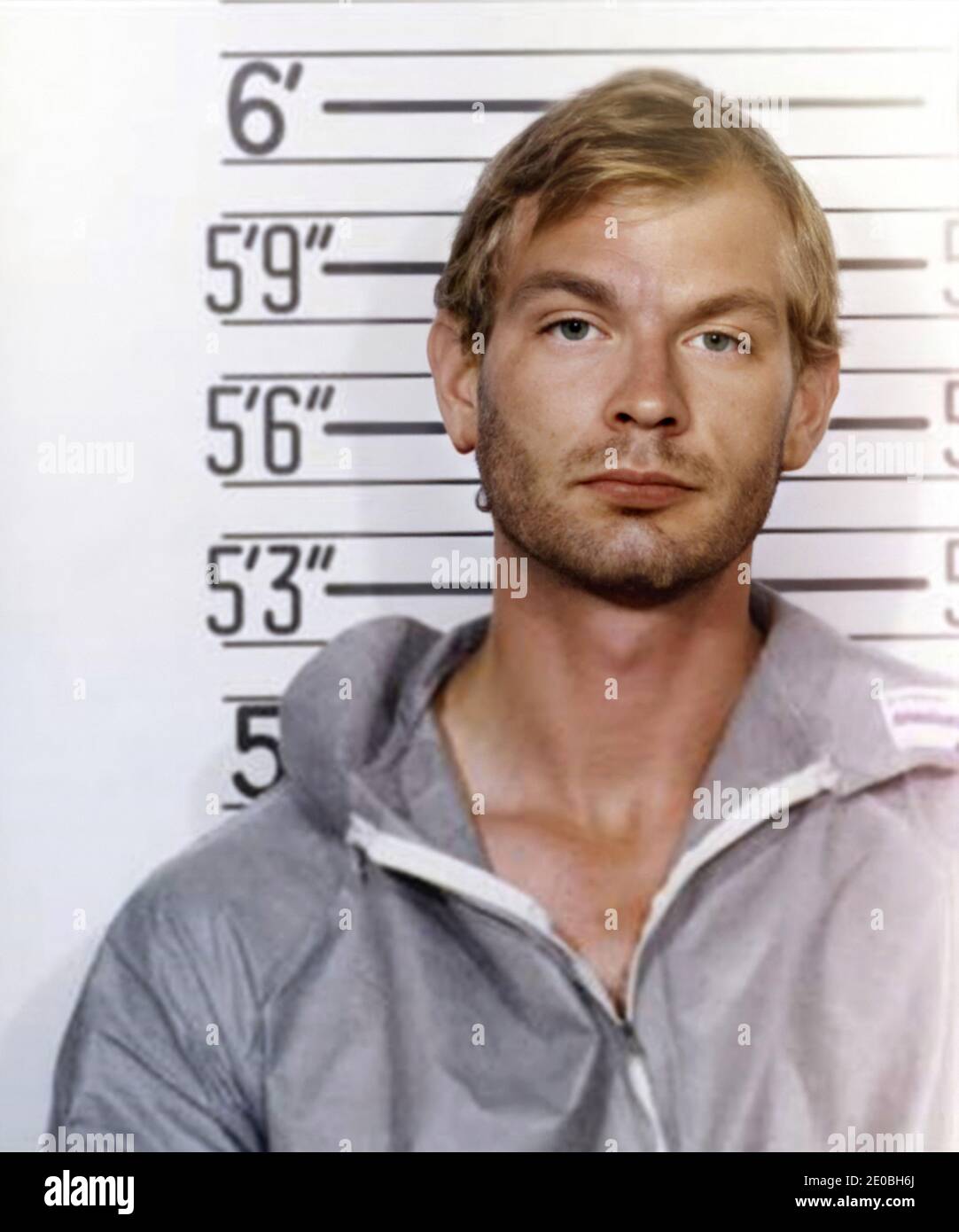 1991 , 23 july , Milwaukee , USA : JEFFREY DAHMER aka the MILWAUKEE CANNIBAL ( 1960 - 1994 ) when was arrested  like serial-killer in a photobooth of Police Department the day 8 august 1982 . Dahmer was an American spree killer who murdered at least 17 people , from 1978 to 1991 . - SERIAL KILLER - Mostro di Milwaukee - The Monster of - portrait - ritratto - serial-killer - assassino seriale - CRONACA NERA - criminale - criminal - SERIAL KILLER  - GAY - LGBT - CANNIBALE - cannibalismo - omosessuale - omosessualità - homosexuality - homosexual - foto segnaletica della Polizia - photo booth --- Stock Photo