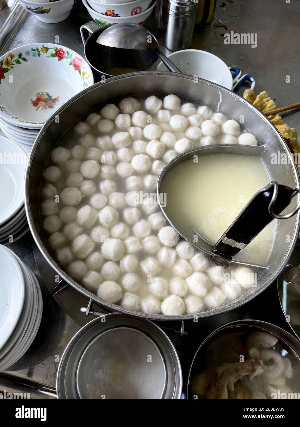 Famous eateries along Carnarvon Street (Lebuh Carnarvon) is Pitt Street