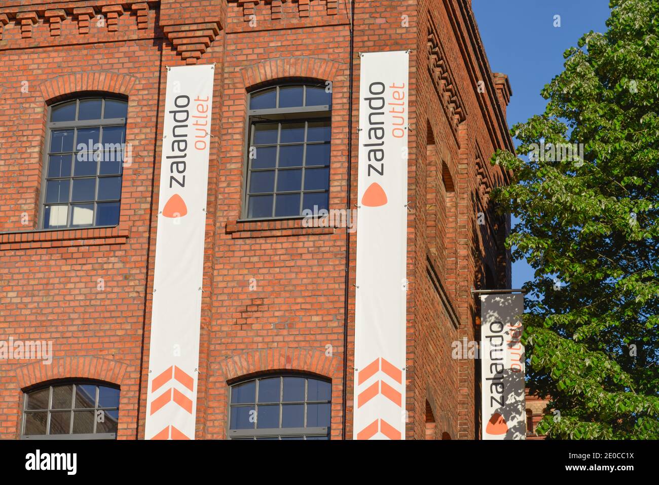 Shopping At Zalando High Resolution Stock Photography And Images Alamy