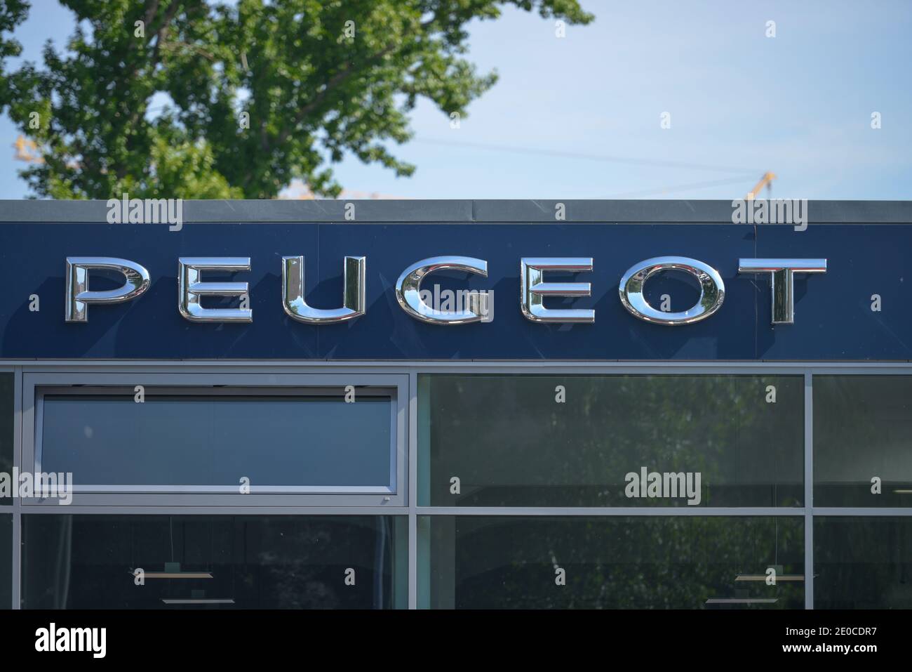 Logo Peugeot, Friedrichshain, Berlin, Deutschland Stock Photo