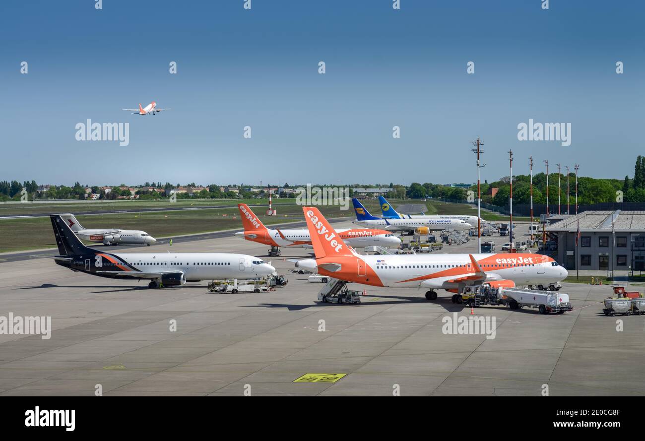 Flugzeuge, Vorfeld, Flughafen, Tegel, Reinickendorf, Berlin, Deutschland Stock Photo